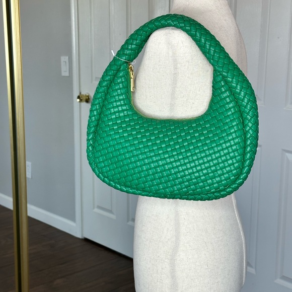 Lorelai Green recycled leather shoulder bag - Picture 2 of 3